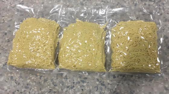 Good price دستگاه بسته‌بندی بالشتی استیل ضد زنگ برای مواد غذایی و سبزیجات آنلاین